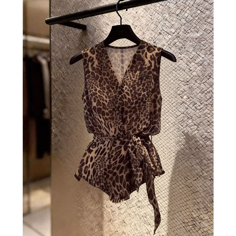 Summer Clothing Trends For Women - Tendance estivale : Blouse sexy en